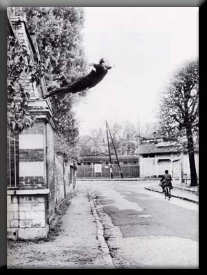 yves-Klein-dreamcurrents-heart-attack1